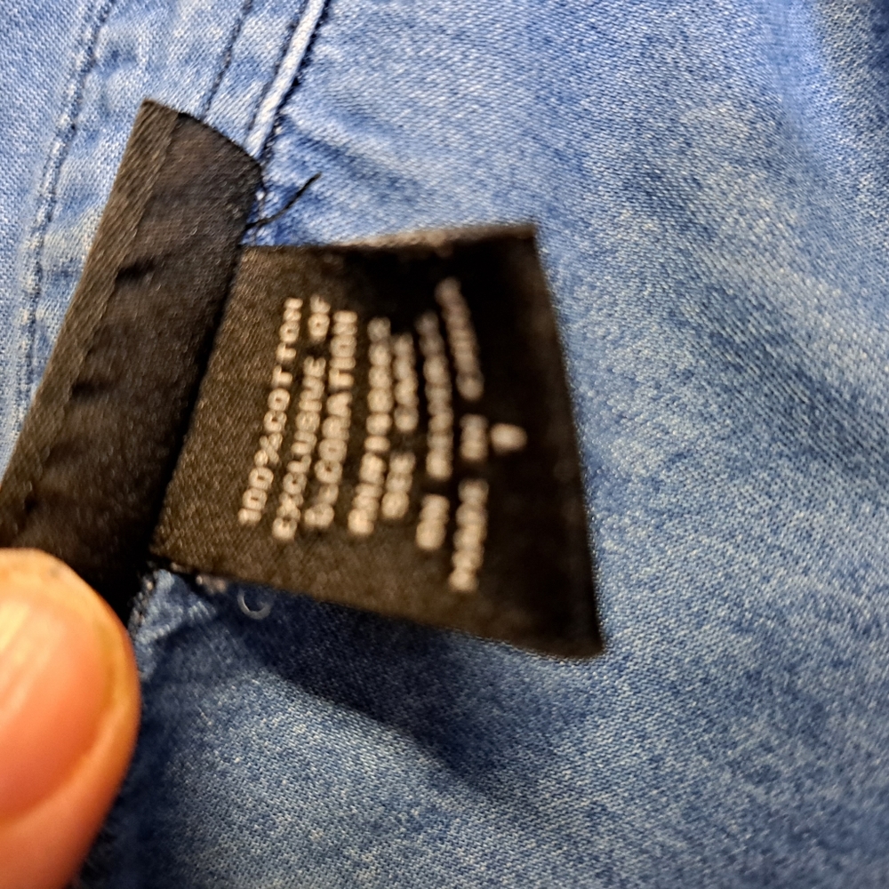 Torrid Chambray Button Down Medium Wash Cotton De… - image 4